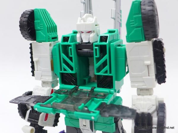 Generations Titans Return Sixshot   In Hand Photos Of Wave 3 Leader Class Figure  (4 of 89)